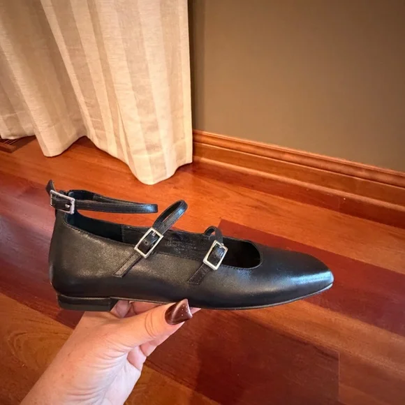 Quince Women's Italian Leather Black Strappy Ballet Flat Shoes, Size 6 - Picture 2 of 9